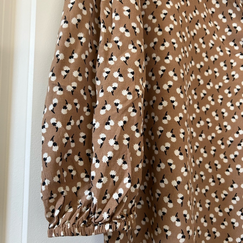 Uniqlo Brown Floral Women's Blouse - Picture 4 of 7